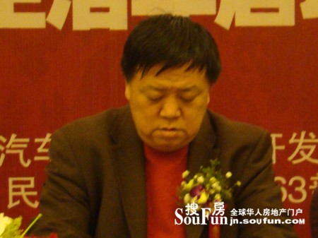 中国重型汽车有限公司党委副书记 王东辉