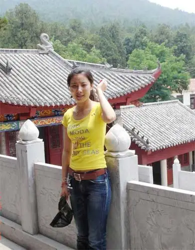 沉静大气却不失激情 山东姑娘杜丽私家照曝光