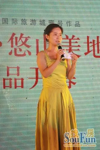 在线咨询嘉宾签到发布会现场少儿合唱《祈祷》欧美热舞爵士风情主持