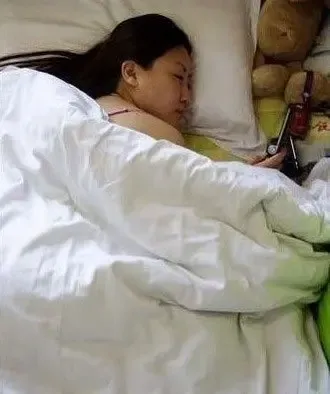 泰航空公司聘用人妖空姐 空姐自拍比美照(图)