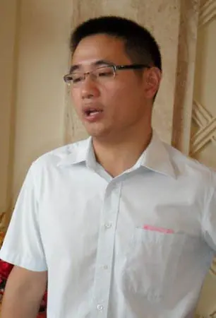李东成搜房网上市扩大专业化的影响力行业将更规范