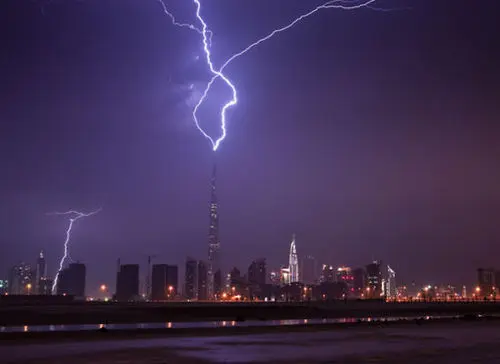 盘点被天打雷劈过的建筑