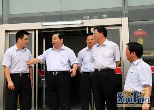济南阳光壹佰房地产开发有限公司董事长刘伟,总经理王健,运营总监侯