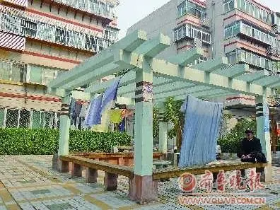 济南小区晒被子成大难题 居民呼吁开辟晾晒区