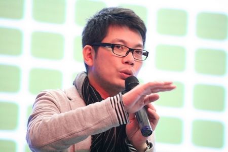 东仓设计策划顾问有限公司董事长张星发表《变革,展示》演讲