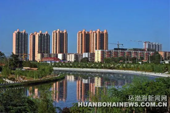 经过二期工程治理后的丰润还乡河城区段景色