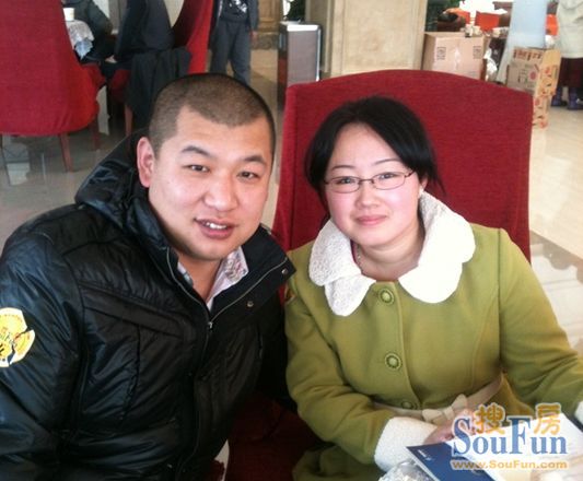 来自黄岛的年轻夫妻：赵先生和赵晓冰小姐