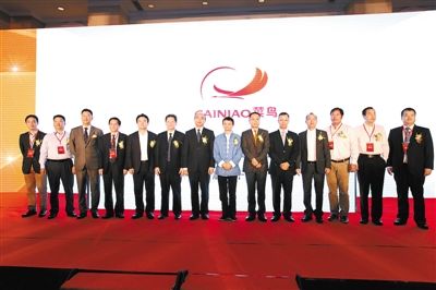中国智能骨干网项目昨在深圳启动，阿里巴巴与银泰集团、复星集团、富春集团、顺丰集团以及“三通一达”共同组建菜鸟网络公司。