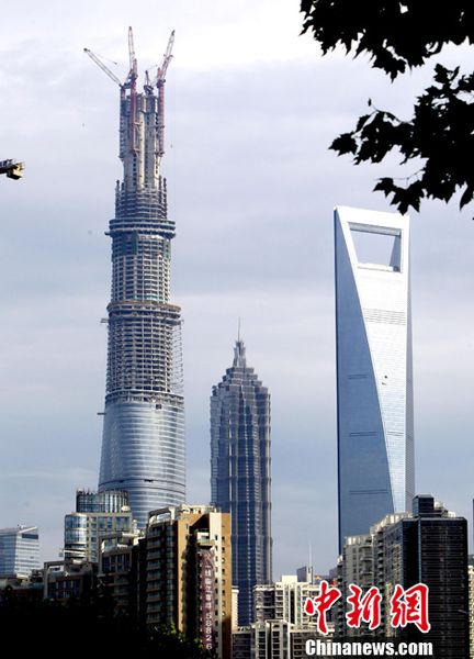 中国高楼上海中心结构封顶