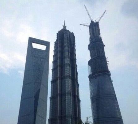 上海在建“中国高楼”遭人调侃 被称打蛋器