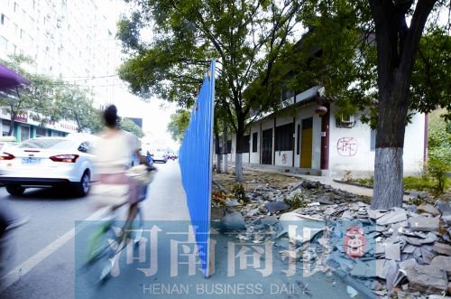 为保护郑州商城遗址 城南路仿古小屋面临拆迁