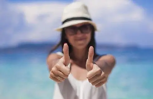 "称赞"变"滚开" 美国人在国外旅行时别做这10个手势!