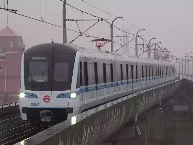 与未来上海地铁18号线的大力建设以及周边高档住宅,楼宇开发,控江路将