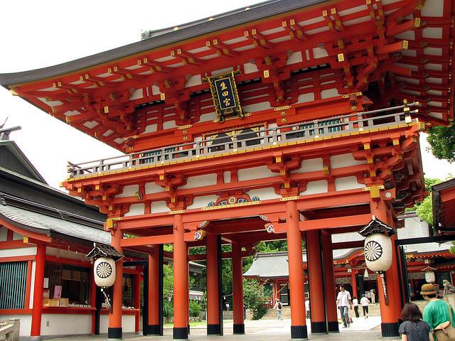 生田神社,凑川神社和长田神社并列为神户三大神社,是神户颇具代表性的