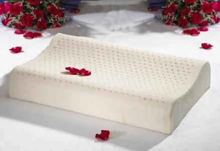记忆棉枕头和乳胶枕哪个好 乳胶枕的特点是什么