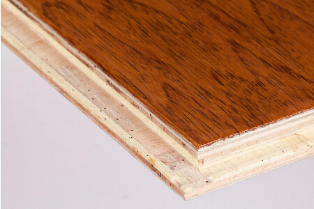 实木复合地板强化地板的区别是什么？地板选购的技巧都包括哪些？