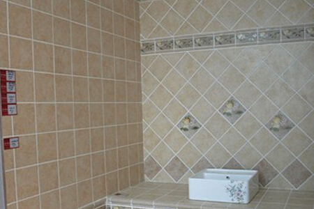 卫生间的瓷砖怎么清洗较好?卫生间瓷砖清洗的时候需要注意的问题都包括哪些?