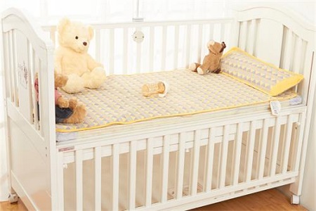 英国婴儿床牌子?英国婴儿床怎么样购买?