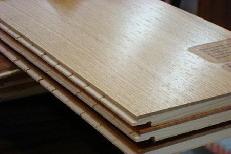 三层实木复合地板的优缺点?三层实木复合地板保养技巧?