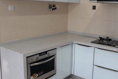 厨房台面石英石和不锈钢哪个好？厨房台面选择什么材质比较好？