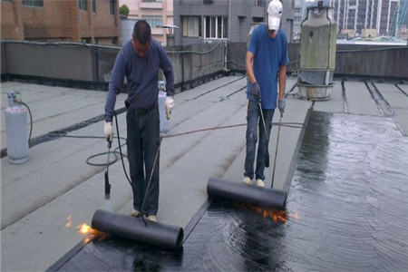 屋顶补漏多少钱一平方？屋顶防水的施工技巧是什么？