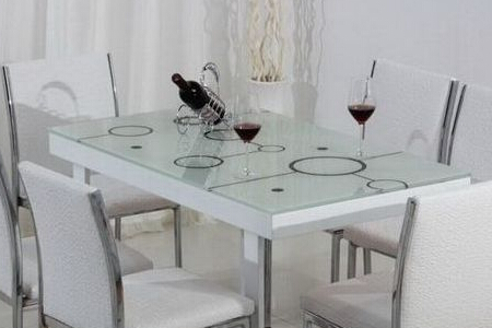 钢化玻璃餐桌怎么样？钢化玻璃餐桌选购技巧是什么？