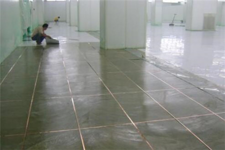 国产pvc塑胶地板价格是多少钱？pvc塑胶地板的优点是什么？