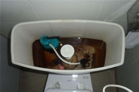 马桶水管漏水怎么修？马桶水管漏水的原因是什么？