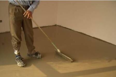 地板上的水泥怎么清理？地板上的水泥去除小妙招是什么？