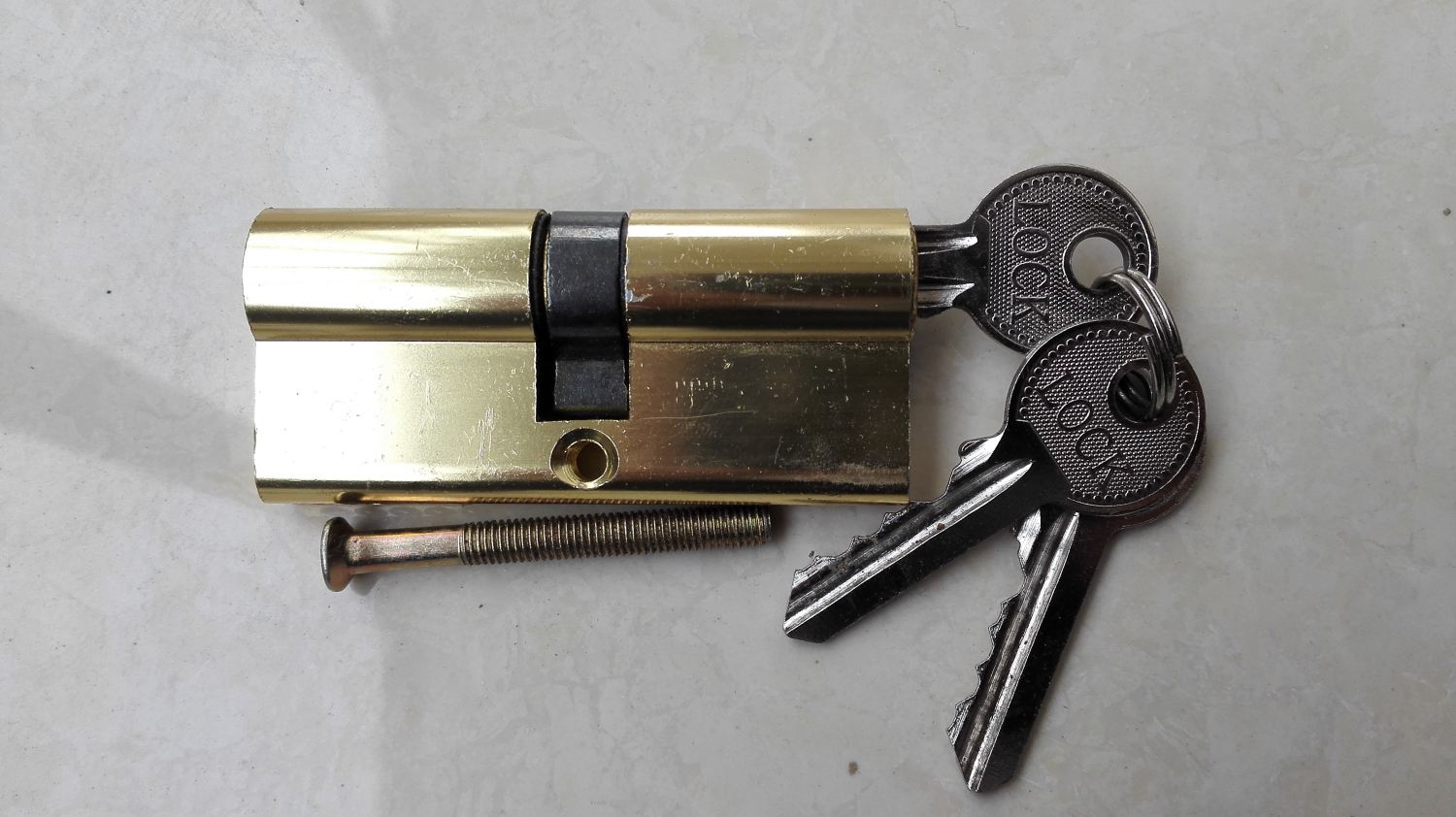 换个大门锁芯要多少钱？防盗门怎么换锁芯？
