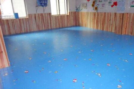 幼儿园塑胶地板品牌？幼儿园塑胶地板怎么安装？
