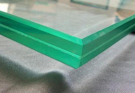 怎么区分钢化玻璃与普通玻璃？钢化玻璃做大了能改小吗？