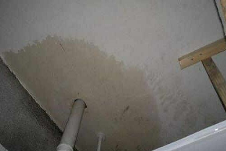 厕所漏水到楼下怎么处理？卫生间漏水到楼下怎么办？