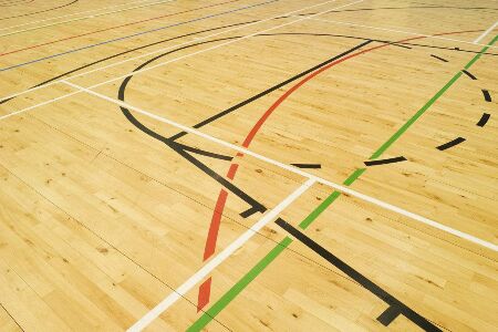 篮球场地板多少钱？篮球场塑胶地板有什么特点？