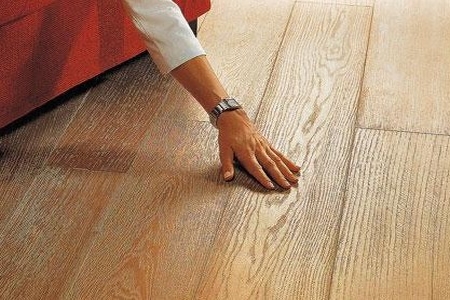 实木地板怎么打蜡？实木地板打蜡要多少钱？