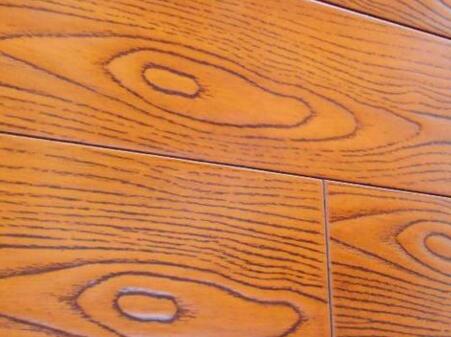 实木复合地板和强化复合地板那个好 实木地板和强化地板怎么样