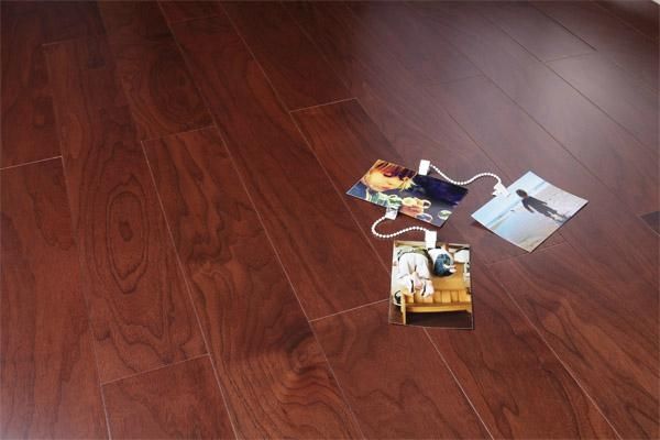 实木地板哪个品牌好？实木地板如何选购？