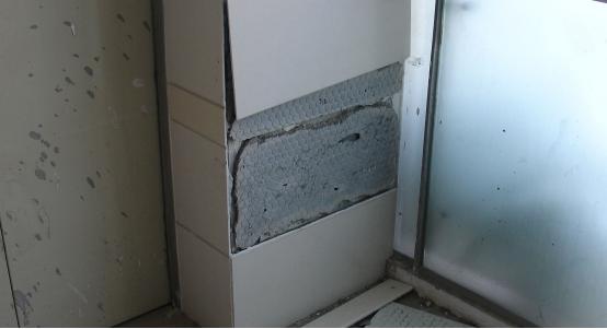 若不是家里的泥瓦工说漏嘴，我不可能知道瓷砖开裂修补的秘密！