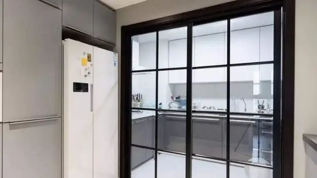 总是忽视厨房的门,听装修老师傅一说,才知道厨房门这么重要!
