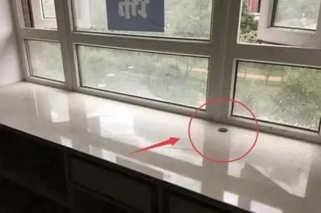 朋友在飘窗台面上钻了一个孔,问了才知有多妙,起码实用好几倍呢