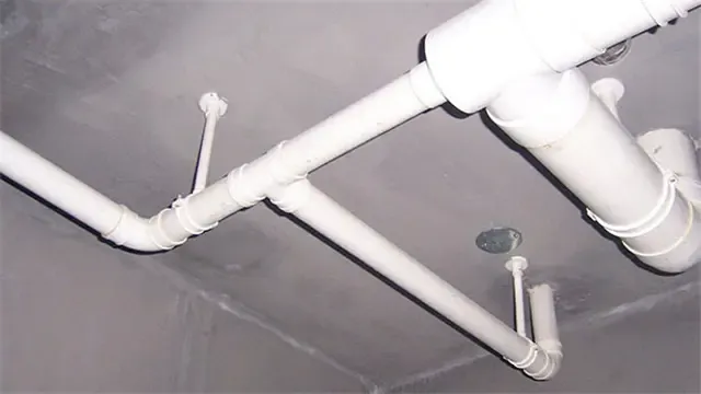 水路安装你家怎么走的，水路安装走顶好处多！