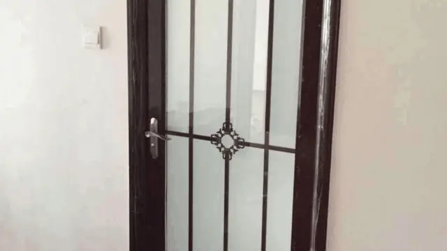 卫生间的门是内开还是外开?听老师傅讲完我不再纠结了!