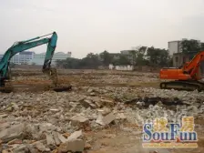 带落地阳台、房型方正、正规居室、小区环境安静、拎包入住。