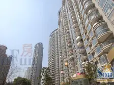 位于中间位置不临街坯境安静,前后无遮挡,居住舍适,满五年