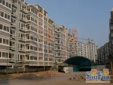 此房户型方正、空间宽敞、采光充足,房东诚心,可谈