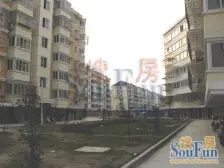 此房纯毛坯,有地面车库,业主很诚心