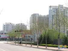 此房正南正北格局好,配套设施齐全,交通便利。