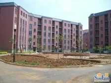 中间楼层,手续清晰,卧室大小都不错,光线视野好