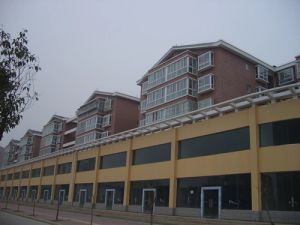 洛浦公园易和仓07年左右小区
