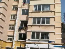 小区入口处 中间楼层,出行方便